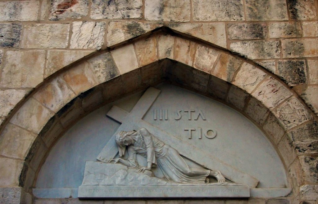 Luz de Maria - Iwe Uri Pedyo Nezviitiko