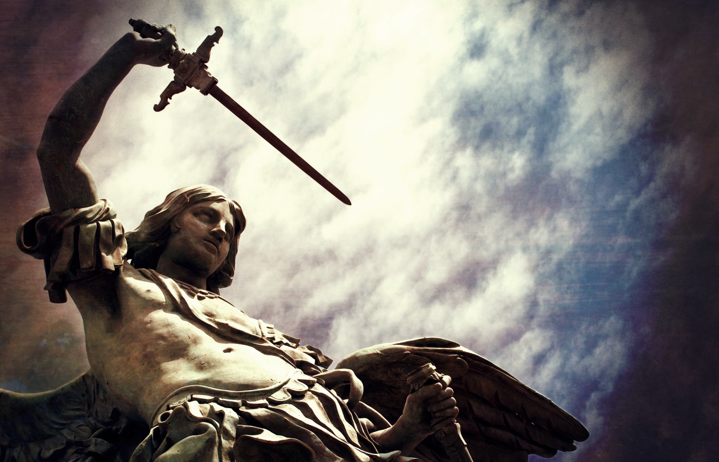 r-Rialtas” á fhorbairt, image size:1400x900