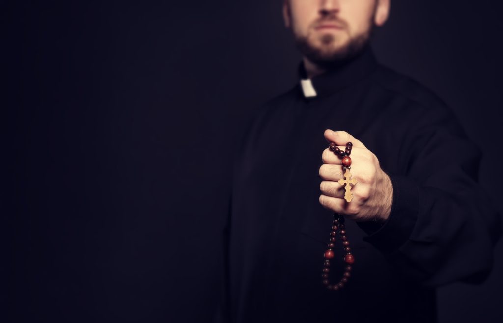 Pedro - Dappere soldaten yn Cassocks